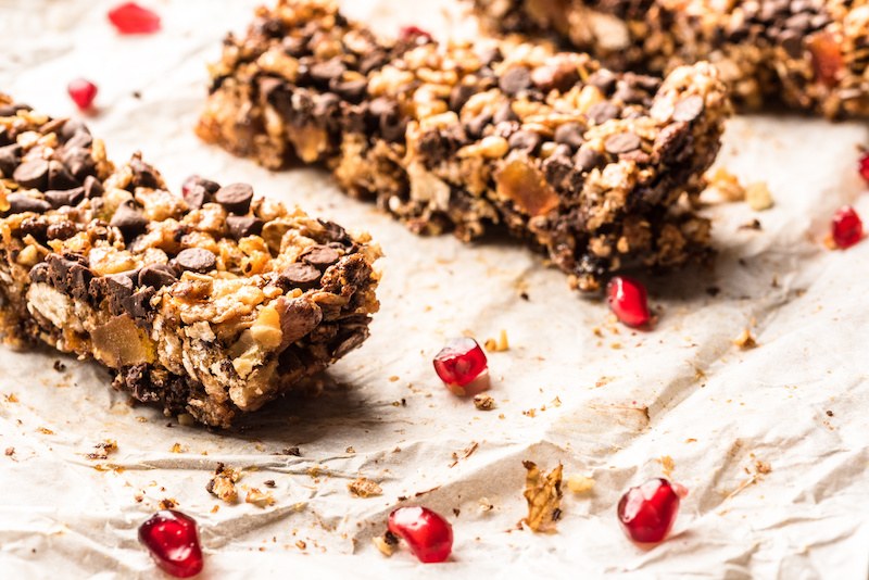 Barrette corn flakes, provale con i flakes al cioccolato