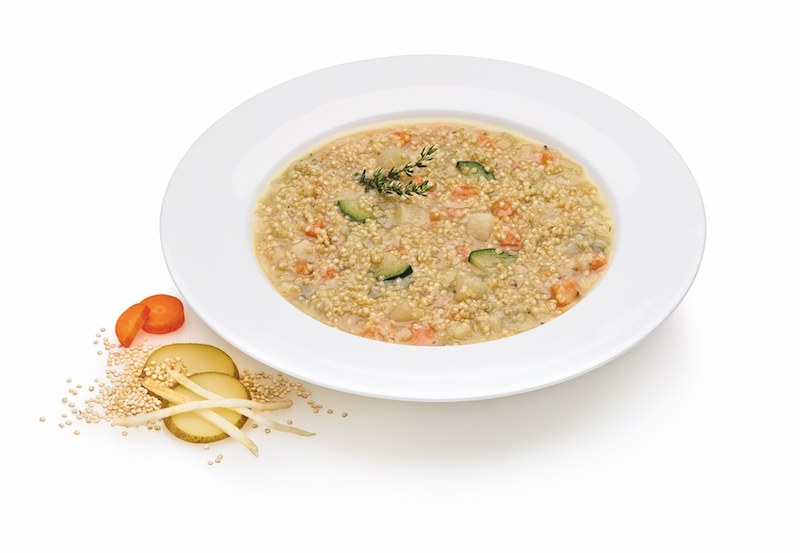 Un piatto gustoso per grandi e piccini: zuppa di verdure con mix quinoa e polpette