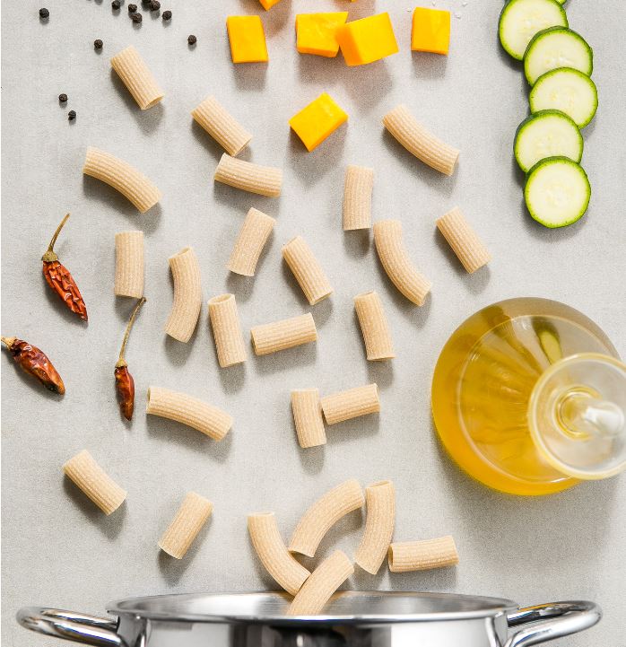 Una ricetta autunnale gourmet e veloce? Maccheroni riso teff con zucca e zucchine