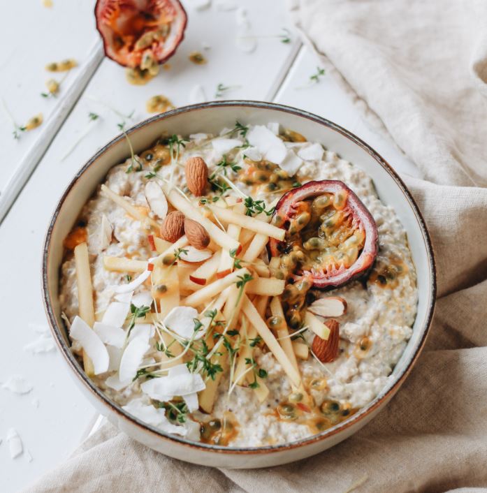Una colazione energetica e gustosa? Ecco qui come fare il porridge