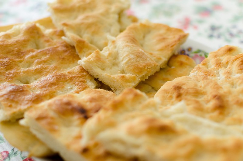 Idee in cucina: focaccia senza glutine con mortadella e tartufo